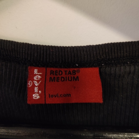 *SOLD* Vintage Levi's black long sleeve T-shirt - Picture 4 of 4